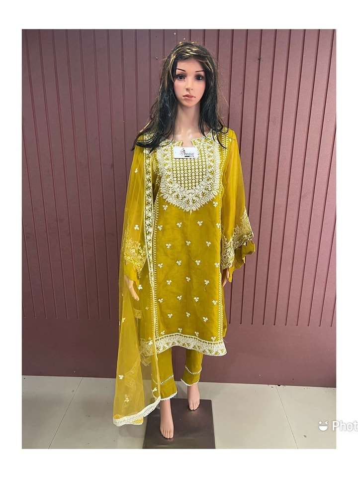 SHREE FABS R 1022