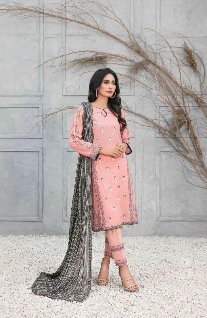  Devina By Amna Sohail - 03