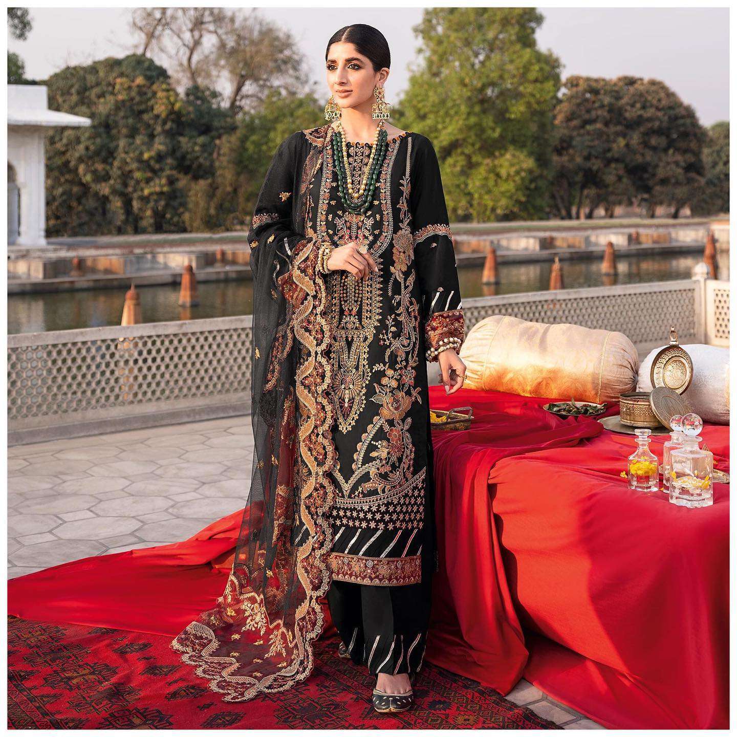 RAMSHA ANDAAZ Luxury Lawn Vol 5  - 04