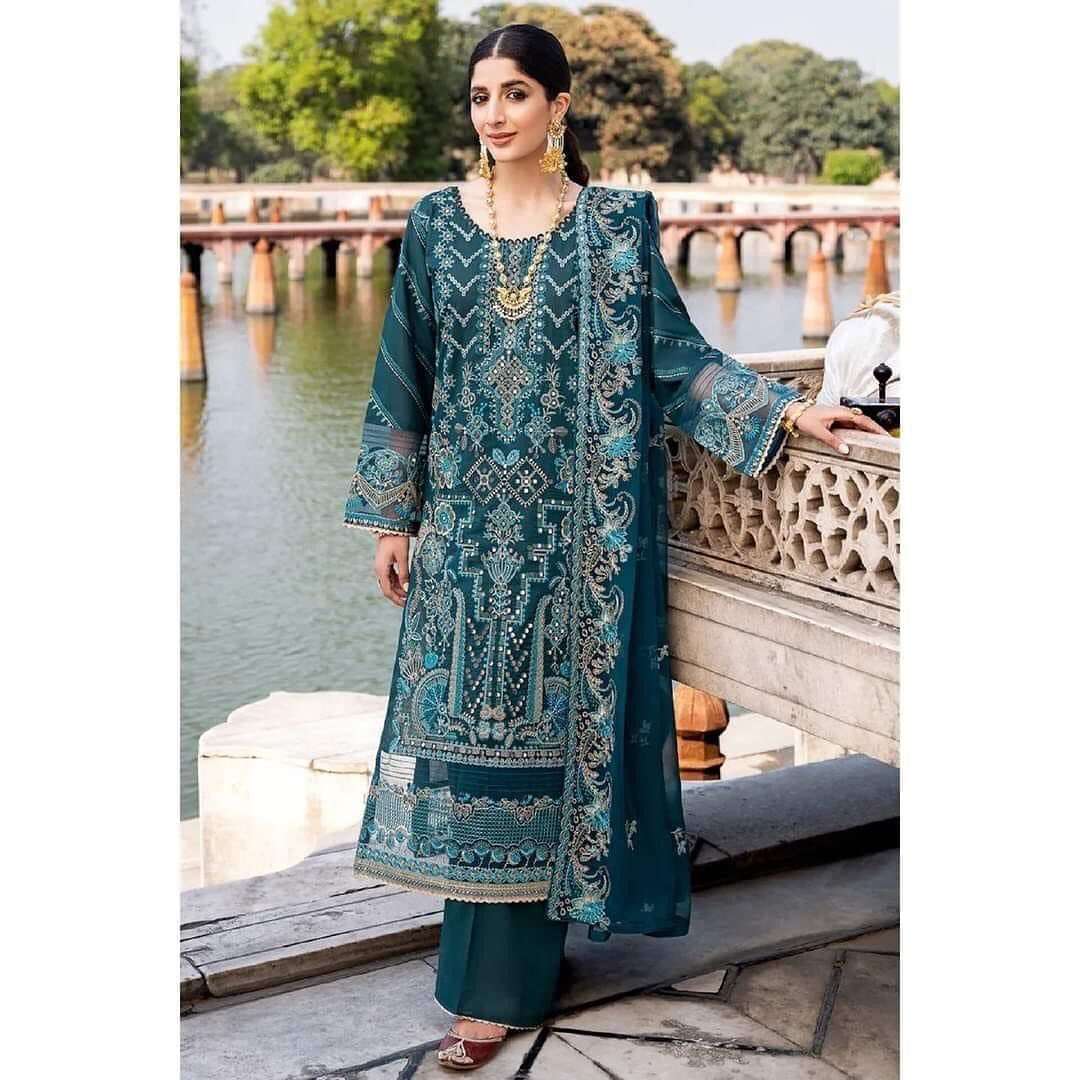 RAMSHA ANDAAZ Luxury Lawn Vol 5  - 07