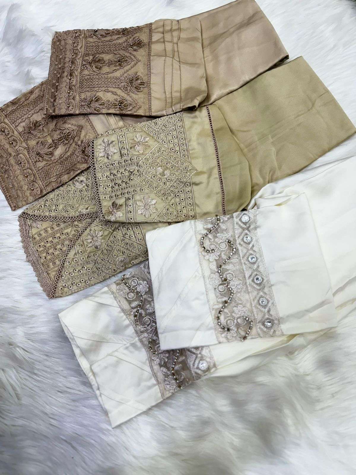 Trouser Design / Latest salwar poncha Design / Trouser design for girls /  Plazo Designs | Vestiti, Moda, Abbigliamento