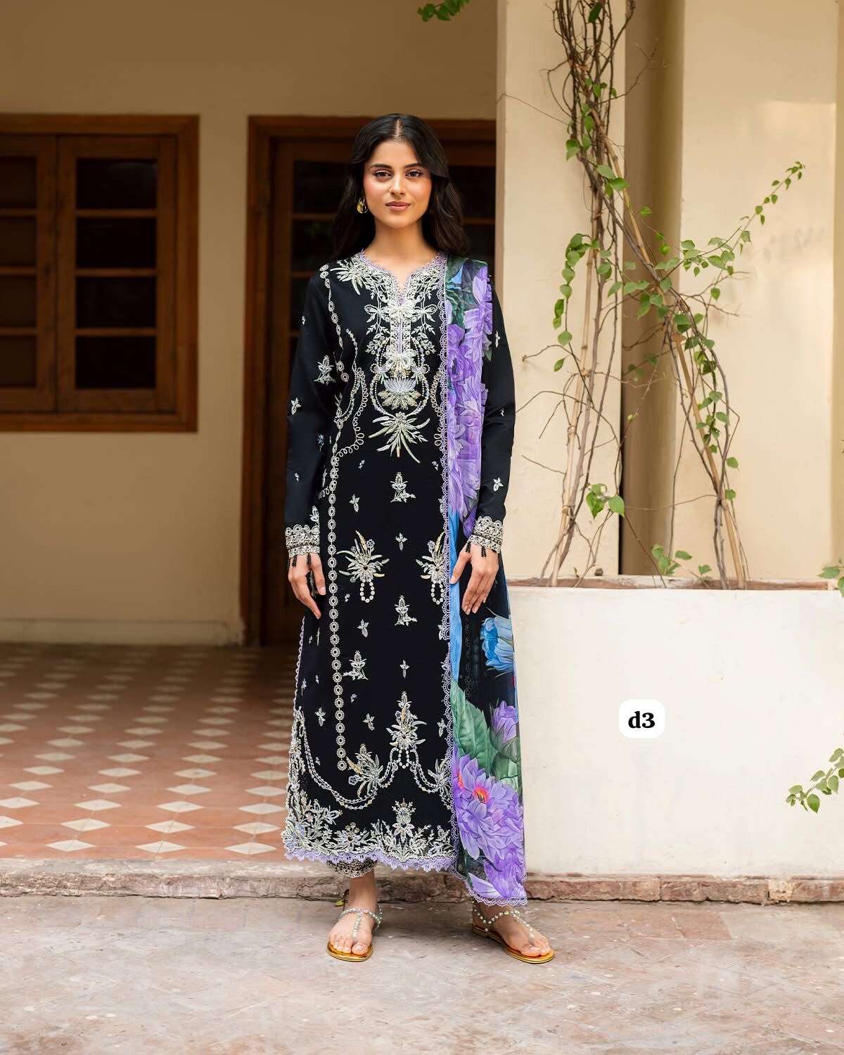 Aashiyana Luxury Lawn Collection 2025 Open And MOdel Pic By Roheenaz-05