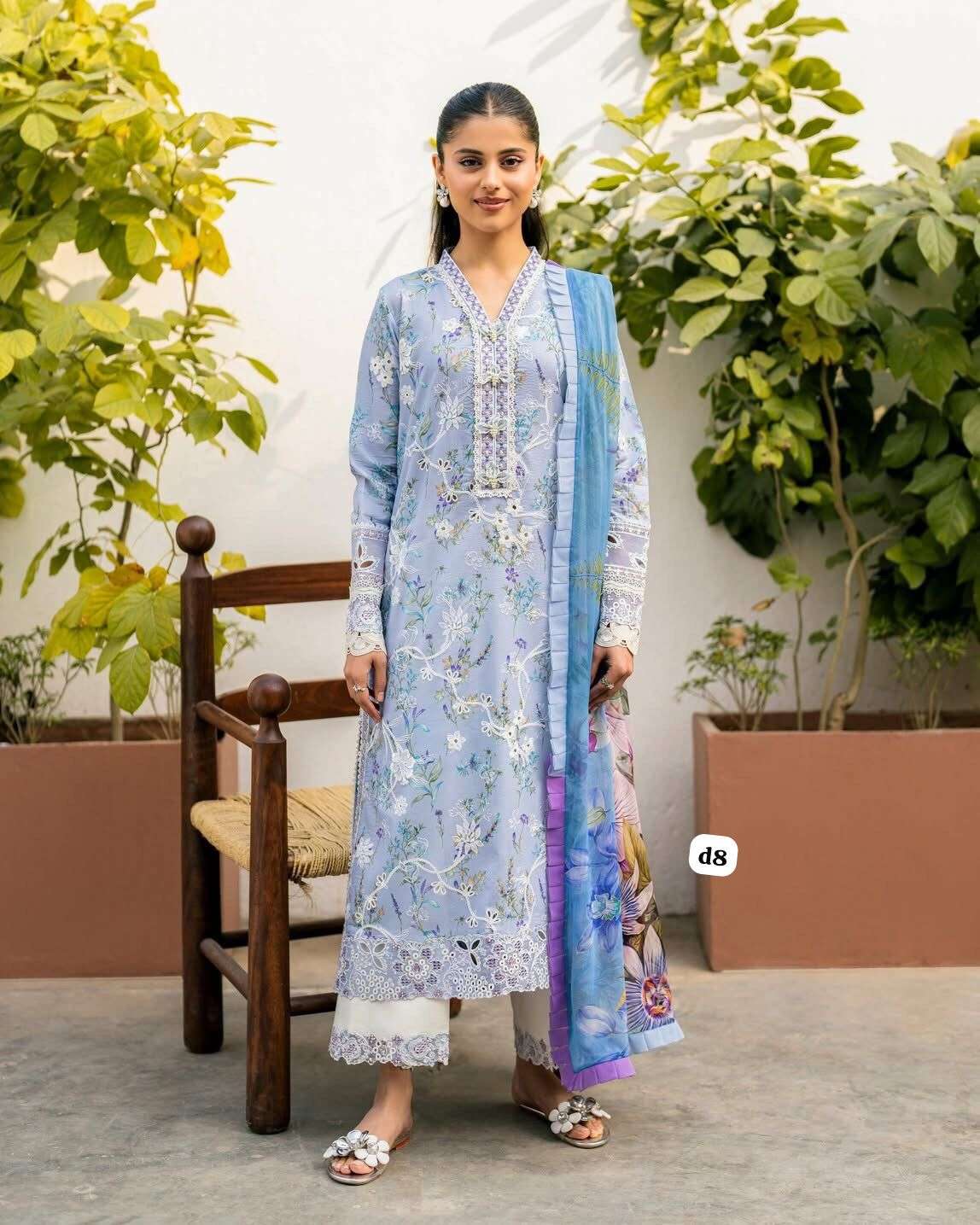 Aashiyana Luxury Lawn Collection 2025 Open And MOdel Pic By Roheenaz-07