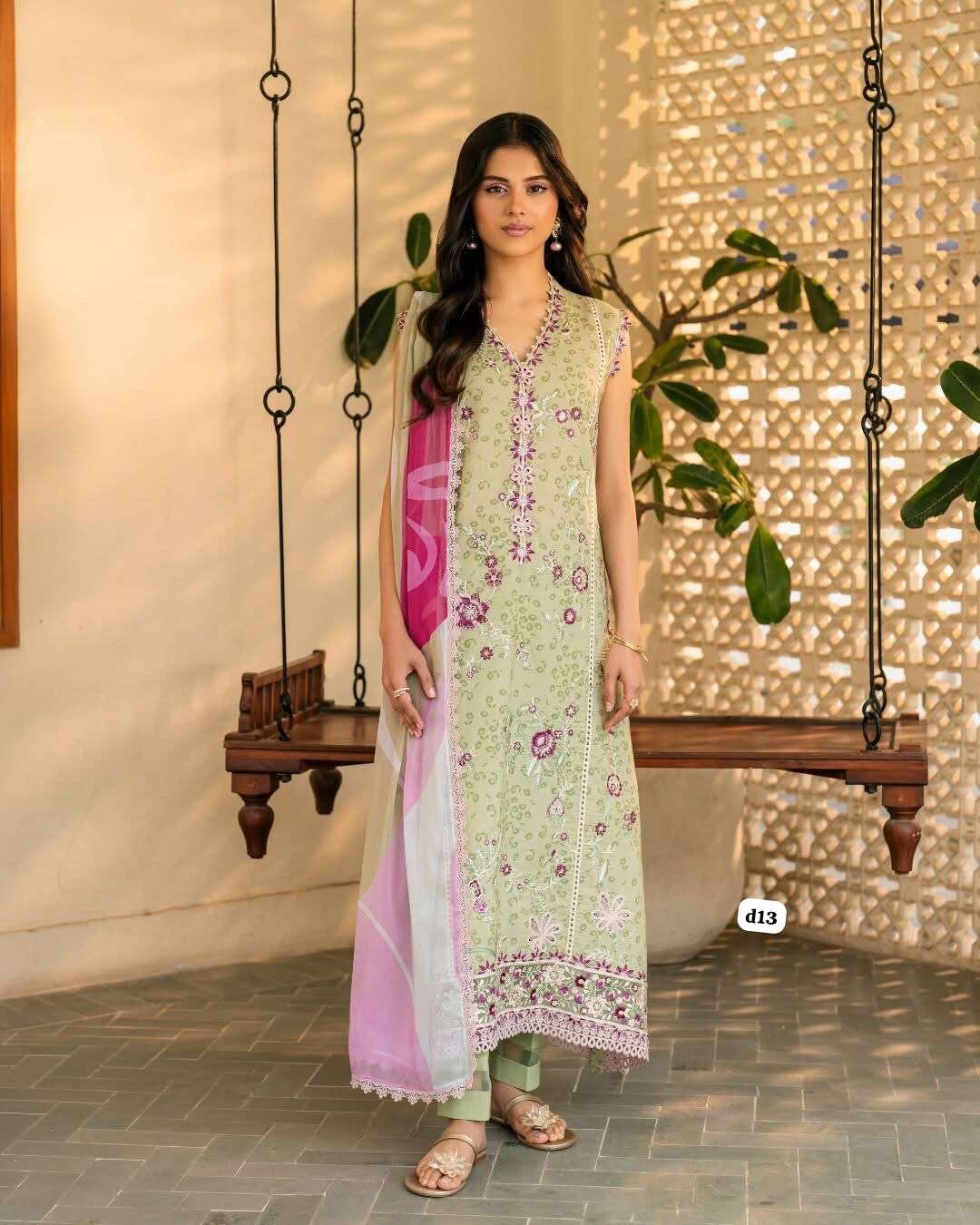 Aashiyana Luxury Lawn Collection 2025 Open And MOdel Pic By Roheenaz-13