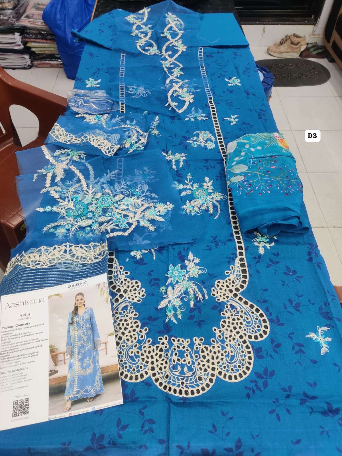 Aashiyana Luxury Lawn Collection 2025 Open And MOdel Pic By Roheenaz-25