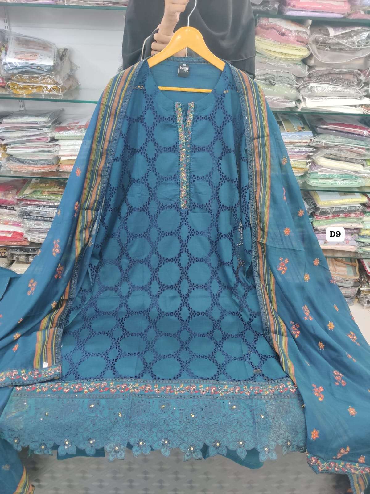 HIRANUR New Embroidered Schiffli Lawn Shahid Tawakkal-11