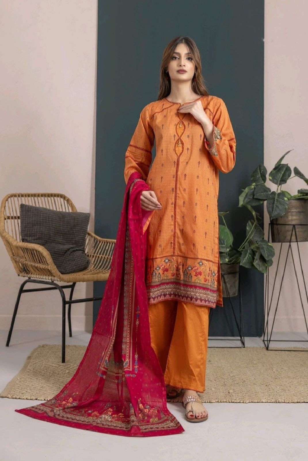 NINOKARA Printed Lawn Collection 2025 by Regalia-04