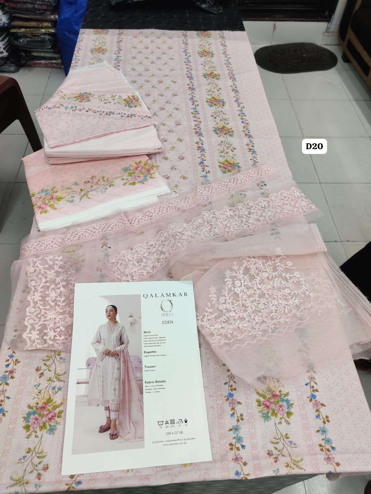 QPrints Unstitched Embroidered Lawn Open Pic 25 Vol 2 By Qalamkar-01