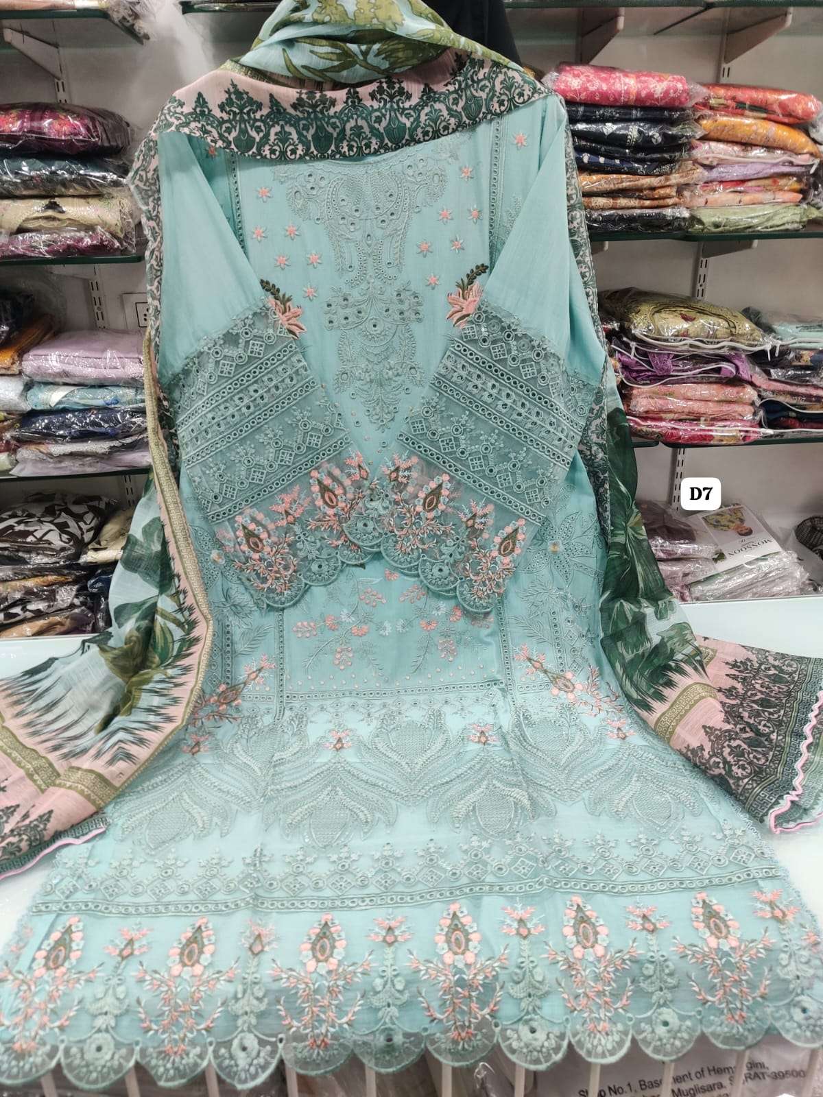 RTW LUXURY LAWN 25 by MUNIRA DESIGNERS-08