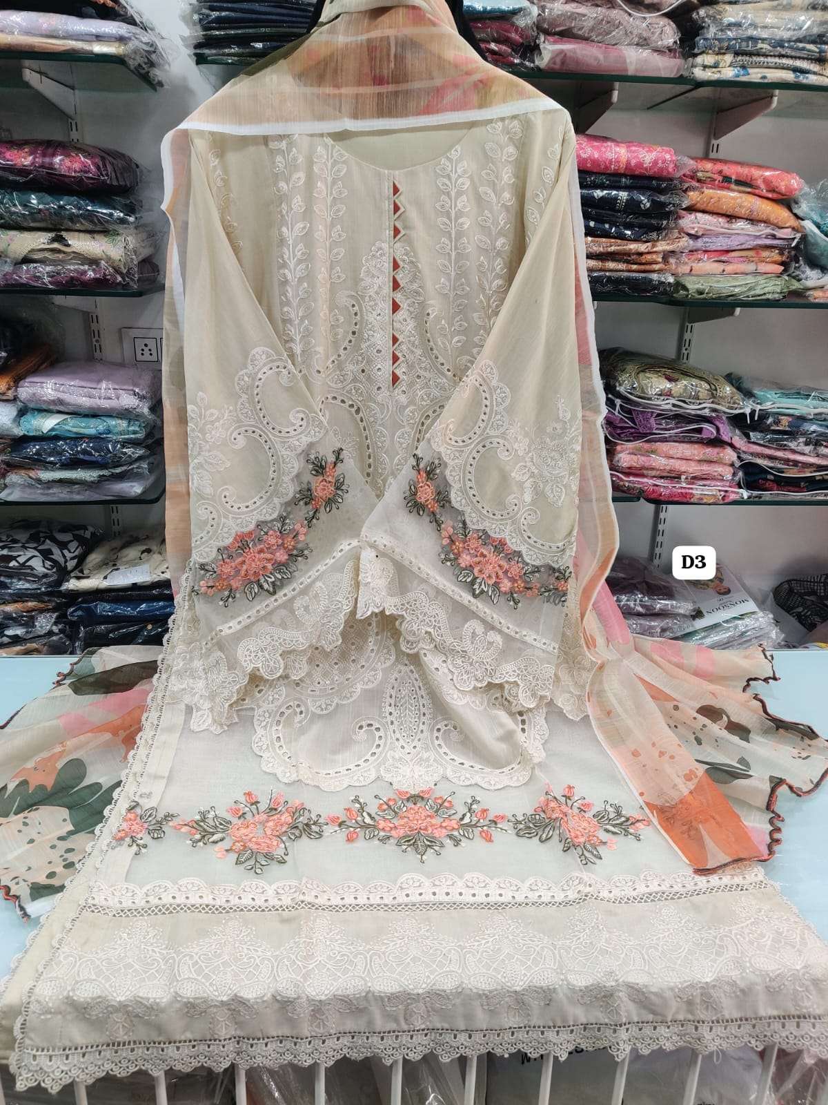 RTW LUXURY LAWN 25 by MUNIRA DESIGNERS-12