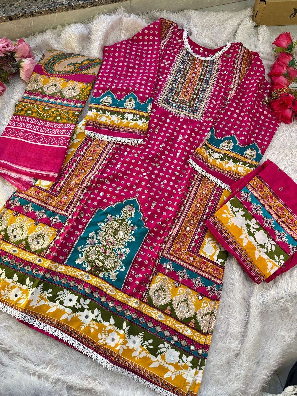 Aaliza vol 5 embroidery collection By Aaliz Prints-08