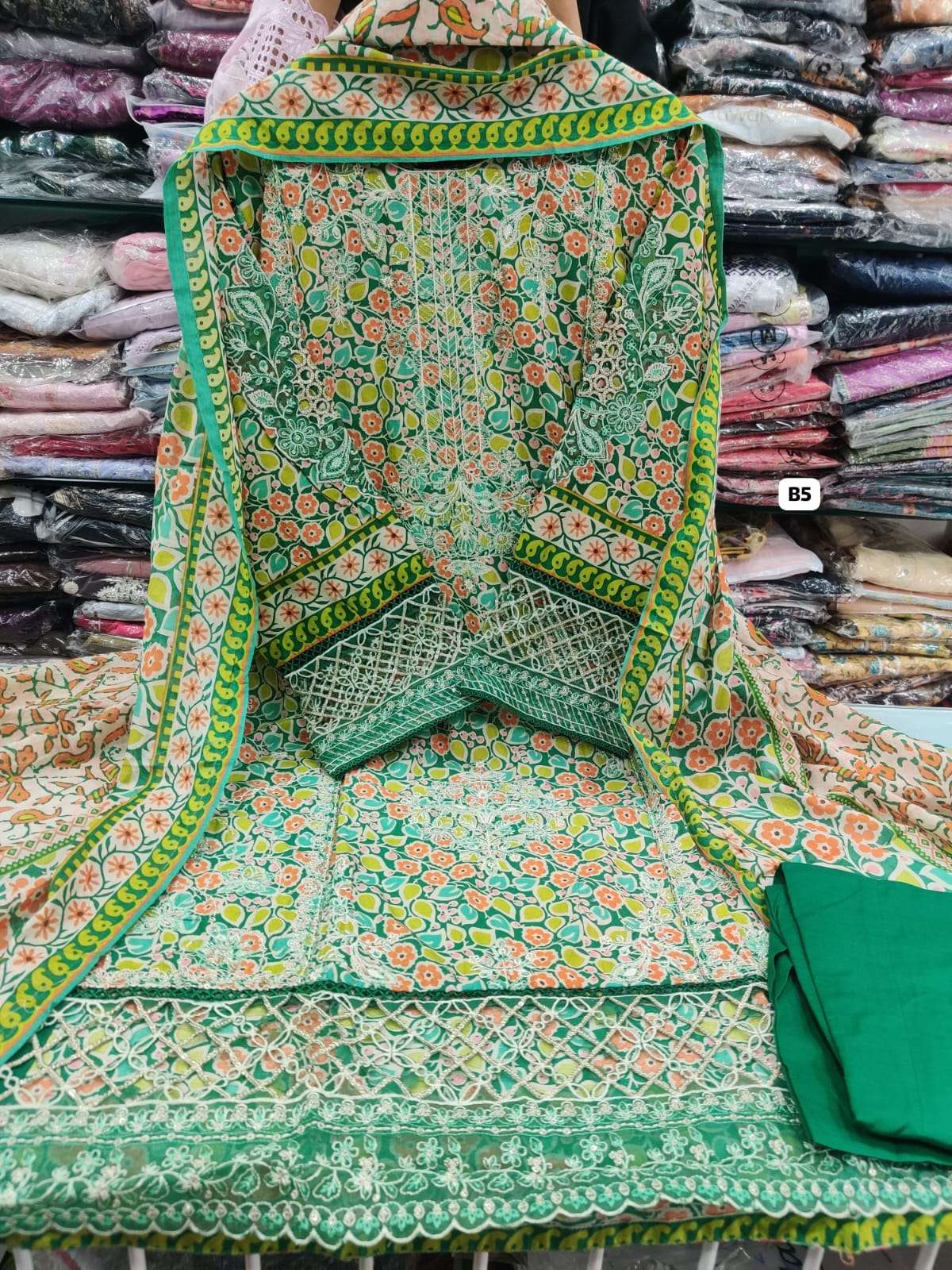RTW LAWN EMBROIDERED COLLECTION 2025 - Exclusive BIN SAEED-03