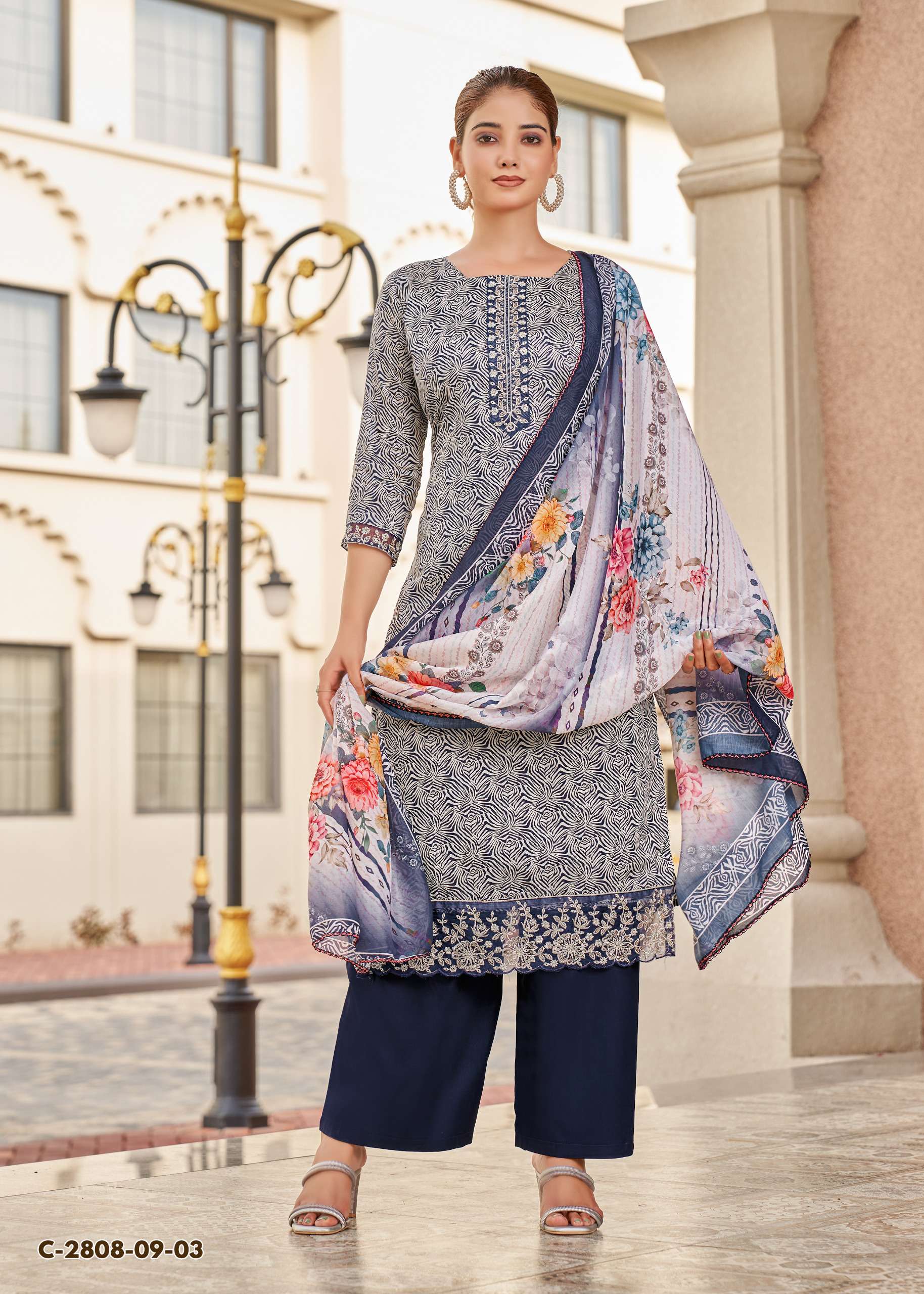 SUPER GIRL-3 by Alok-02