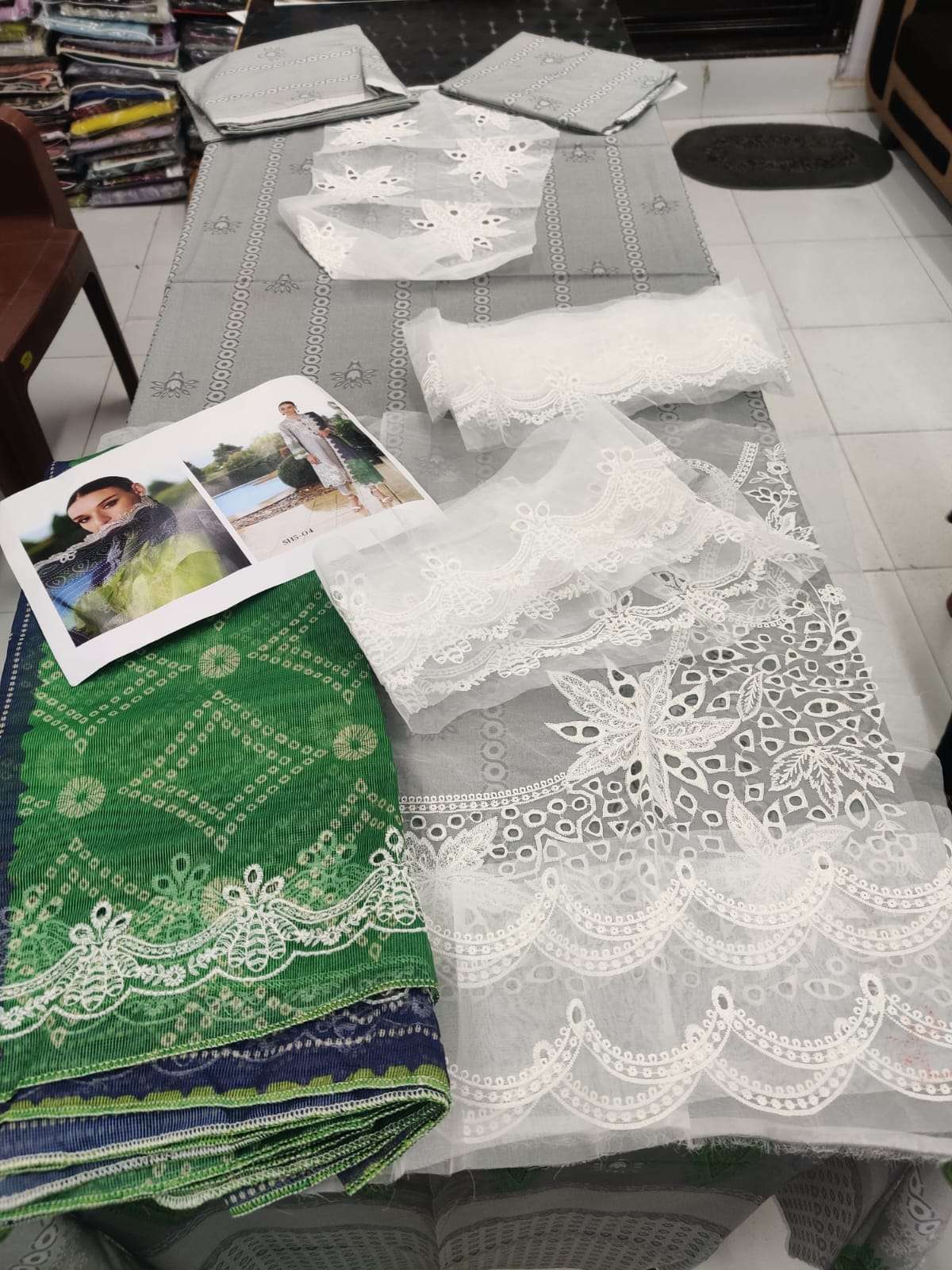 Sheen Chunri 2025 Vol 1 Lawn Collection 2025 Open Pic Charizma-04