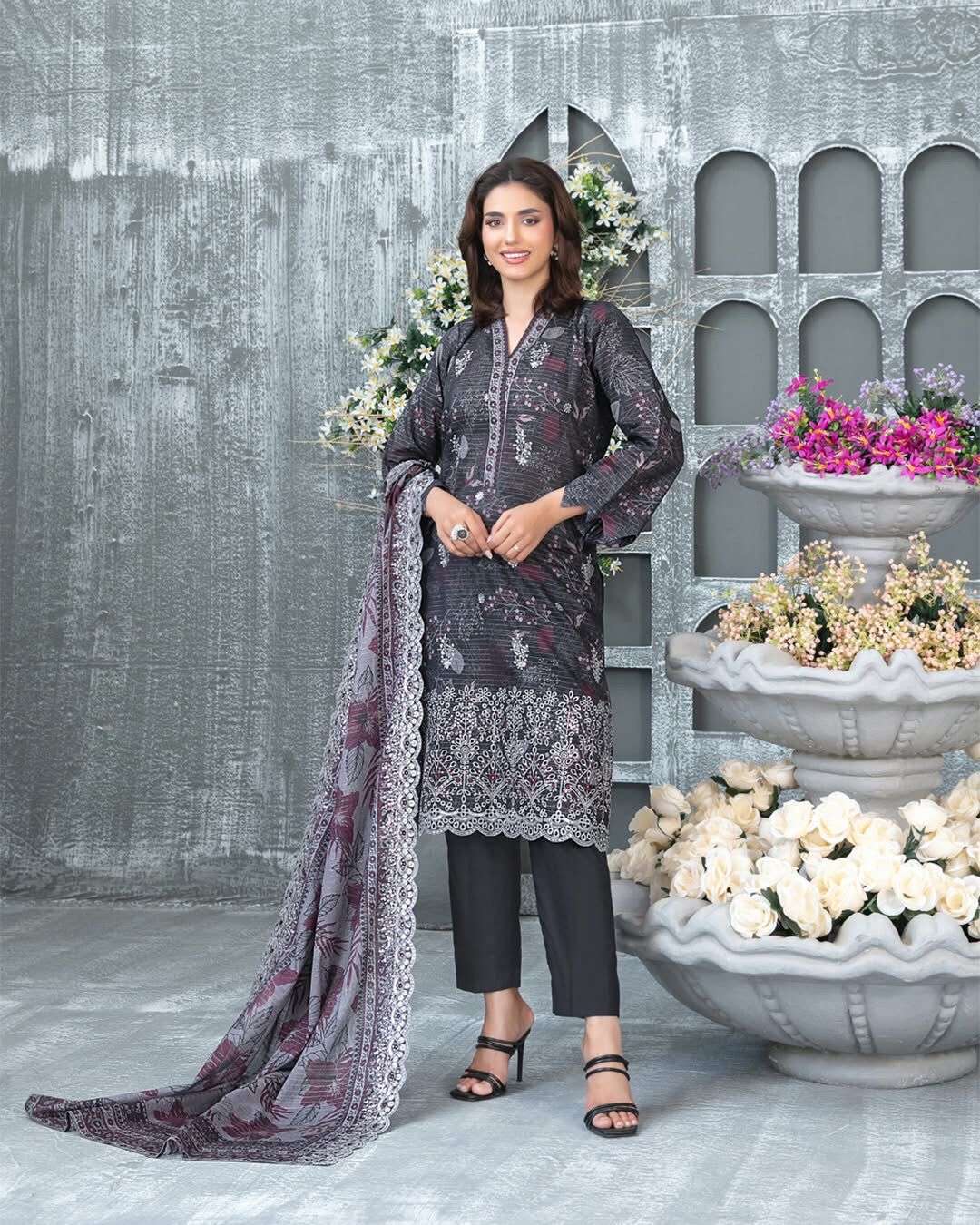 SAESHA OPEN AND MODEL PIC BY TAWAKKAL-03