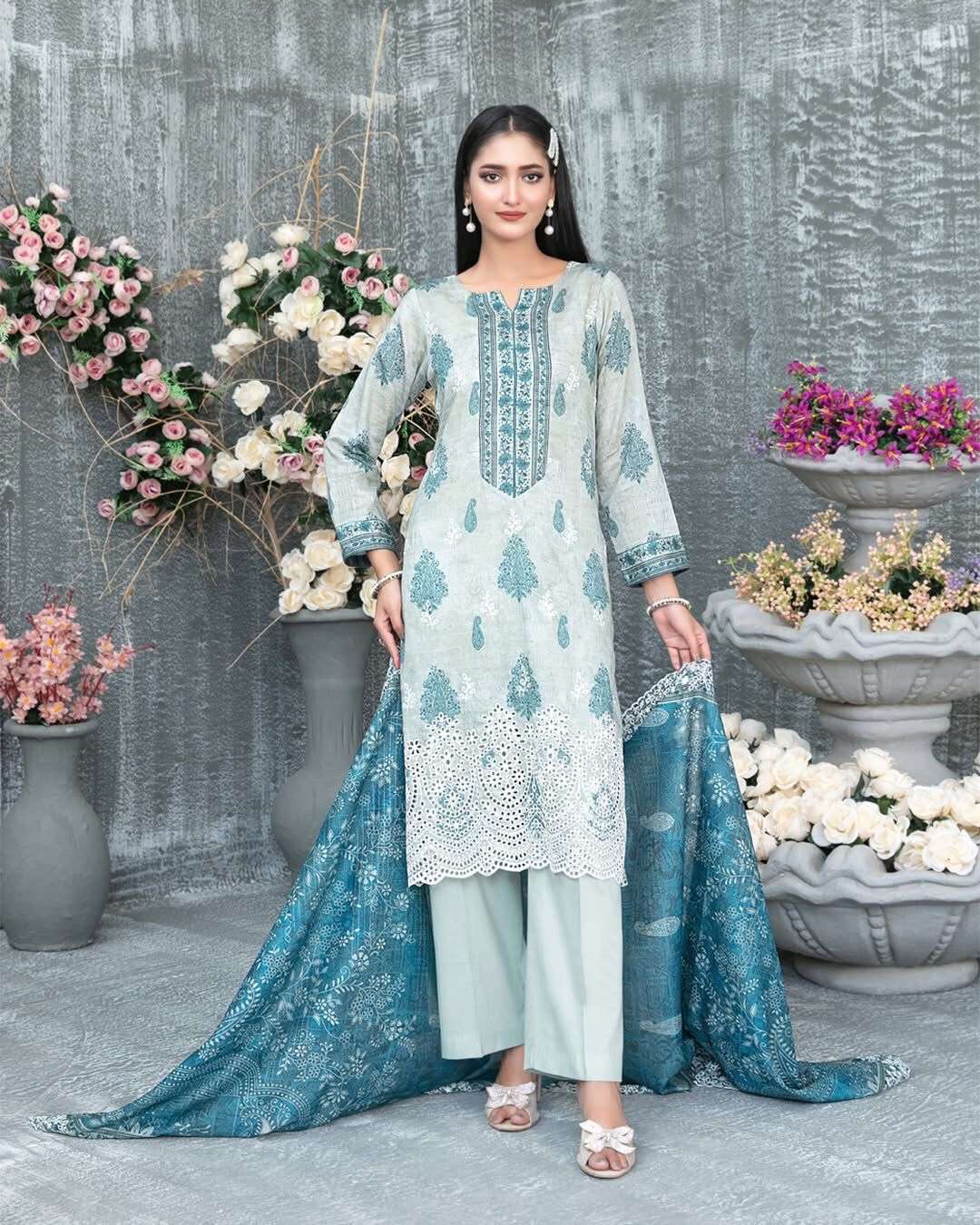 SAESHA OPEN AND MODEL PIC BY TAWAKKAL-06