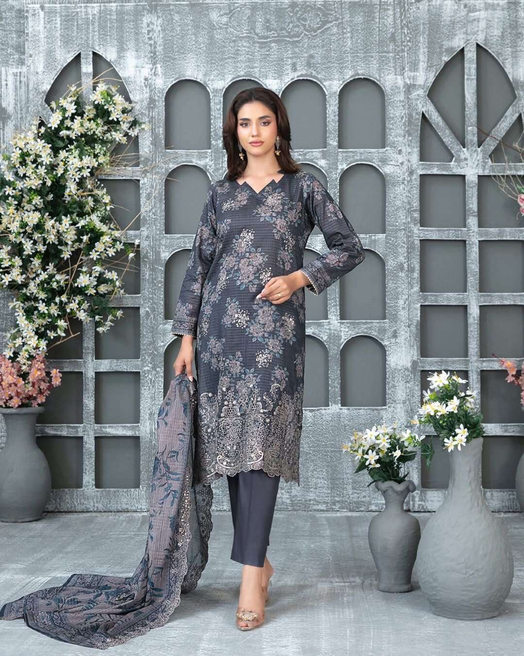 SAESHA OPEN AND MODEL PIC BY TAWAKKAL-10