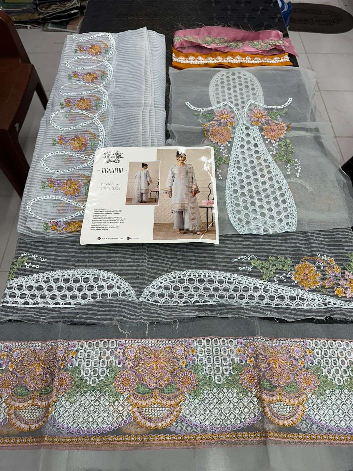 SIGNATURE LAWN 2025 BY AJR-12