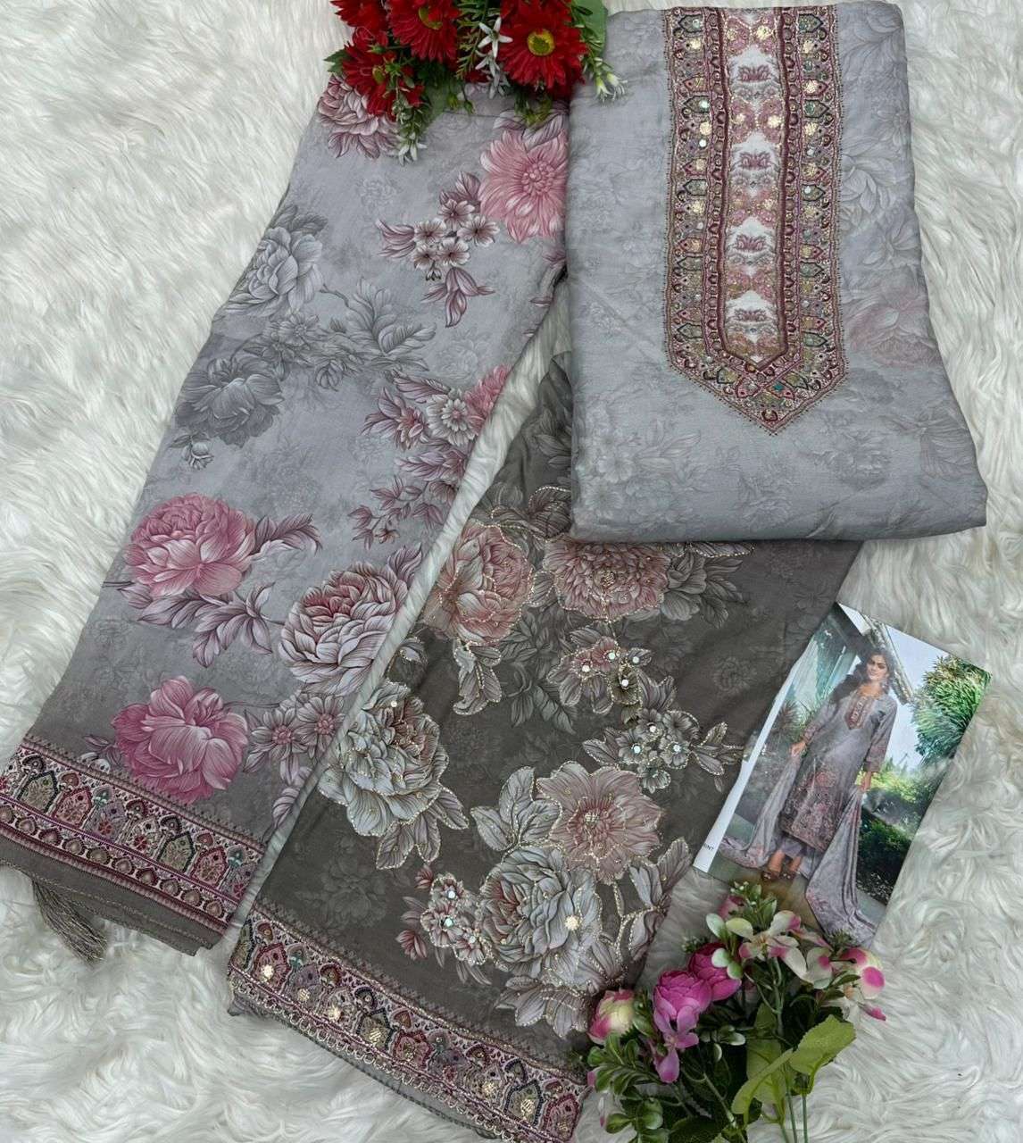 DESIGN NO. AT - 201 (ABCD) BY AMRUTVELA - 06