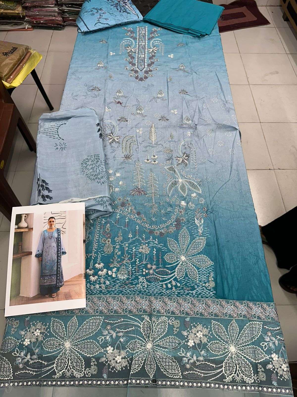 Mashaal Luxury Lawn Vol 14 By Ramsha-02