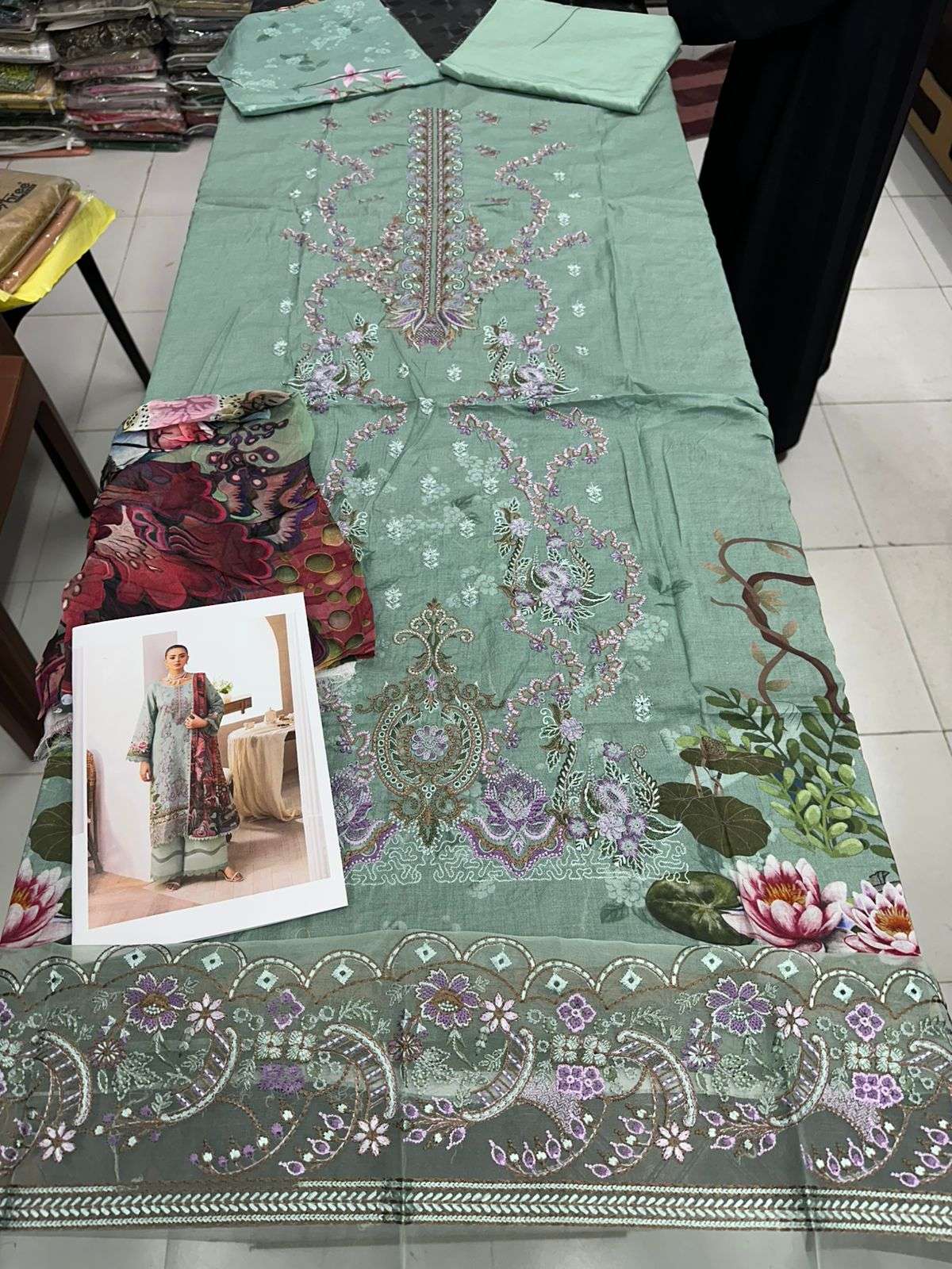 Mashaal Luxury Lawn Vol 14 By Ramsha-06