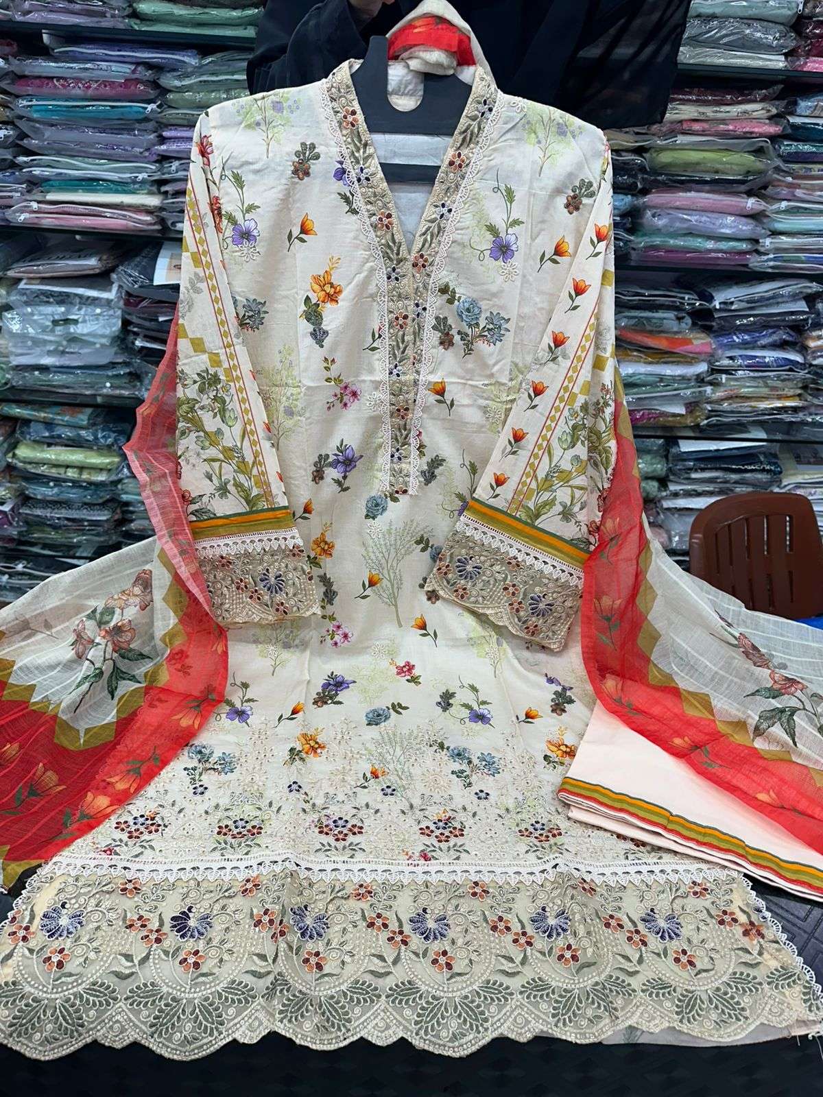 MUNIRA DESIGNERS LAWN BY RTW-07