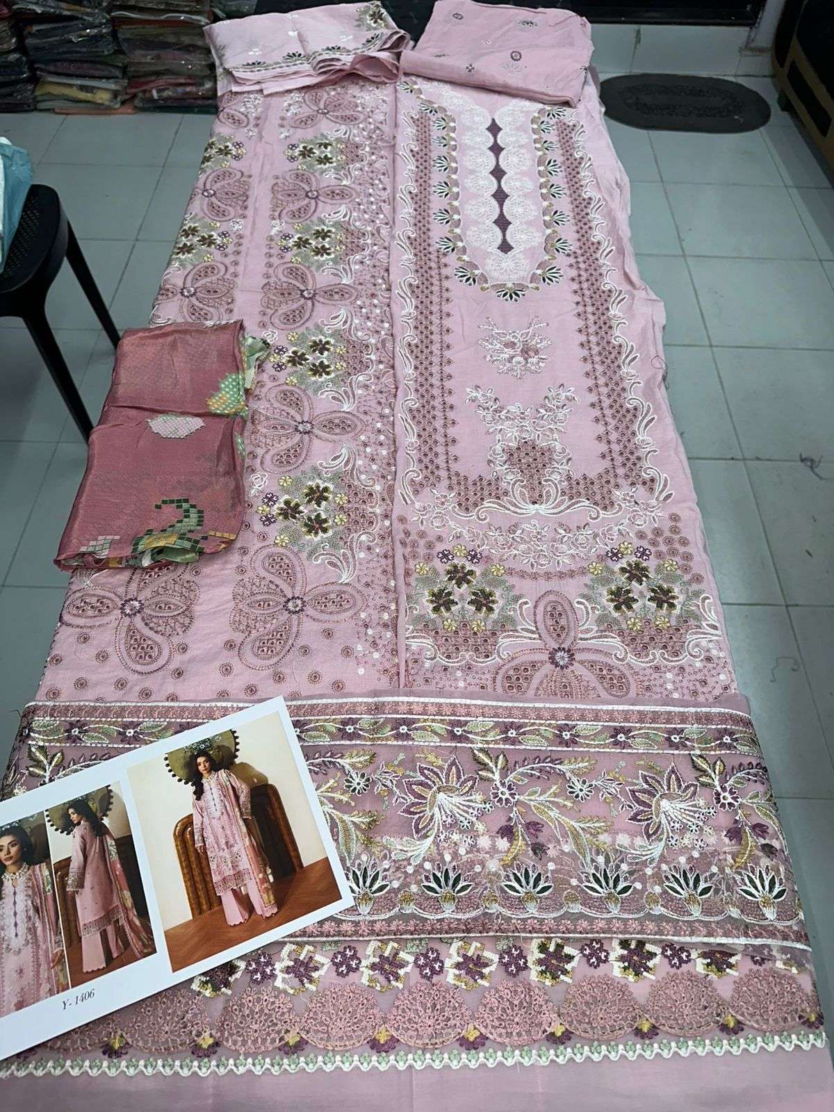 Riwayat Luxury Lawn Collection Vol - 14 By Ramsha - 01