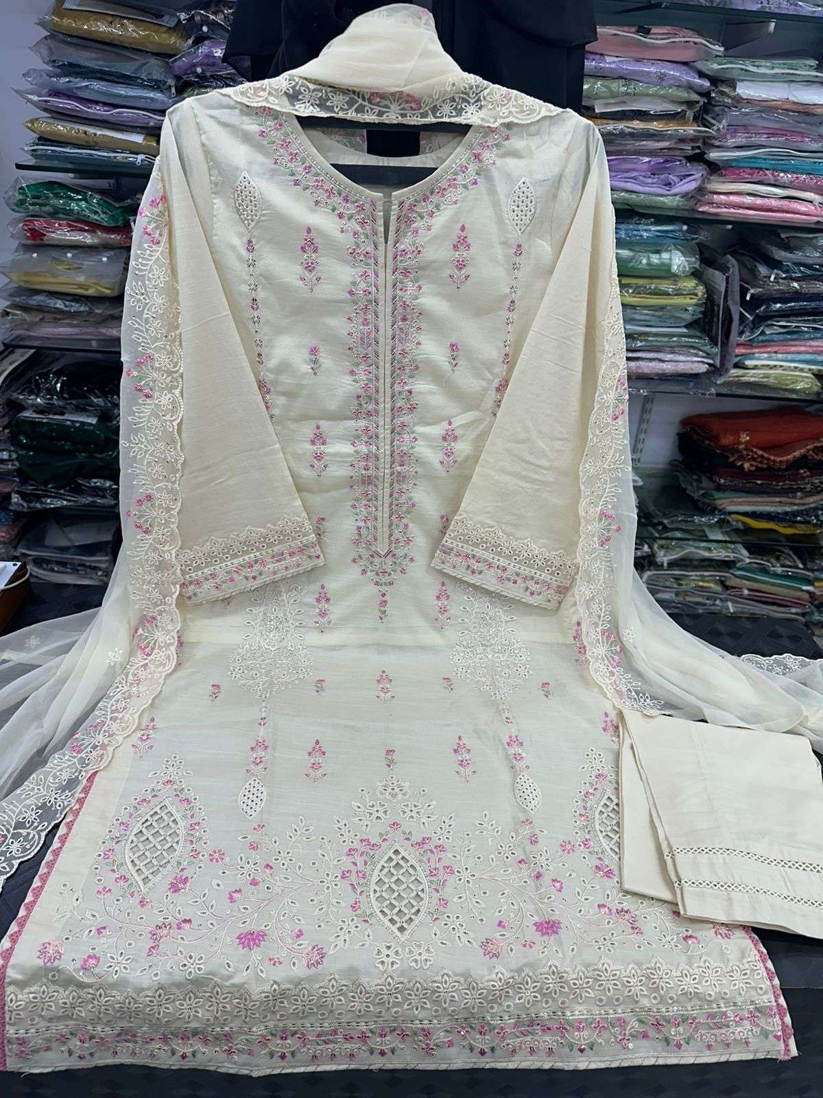 RTW Luxe Pret Lawn by Tawakkal-12