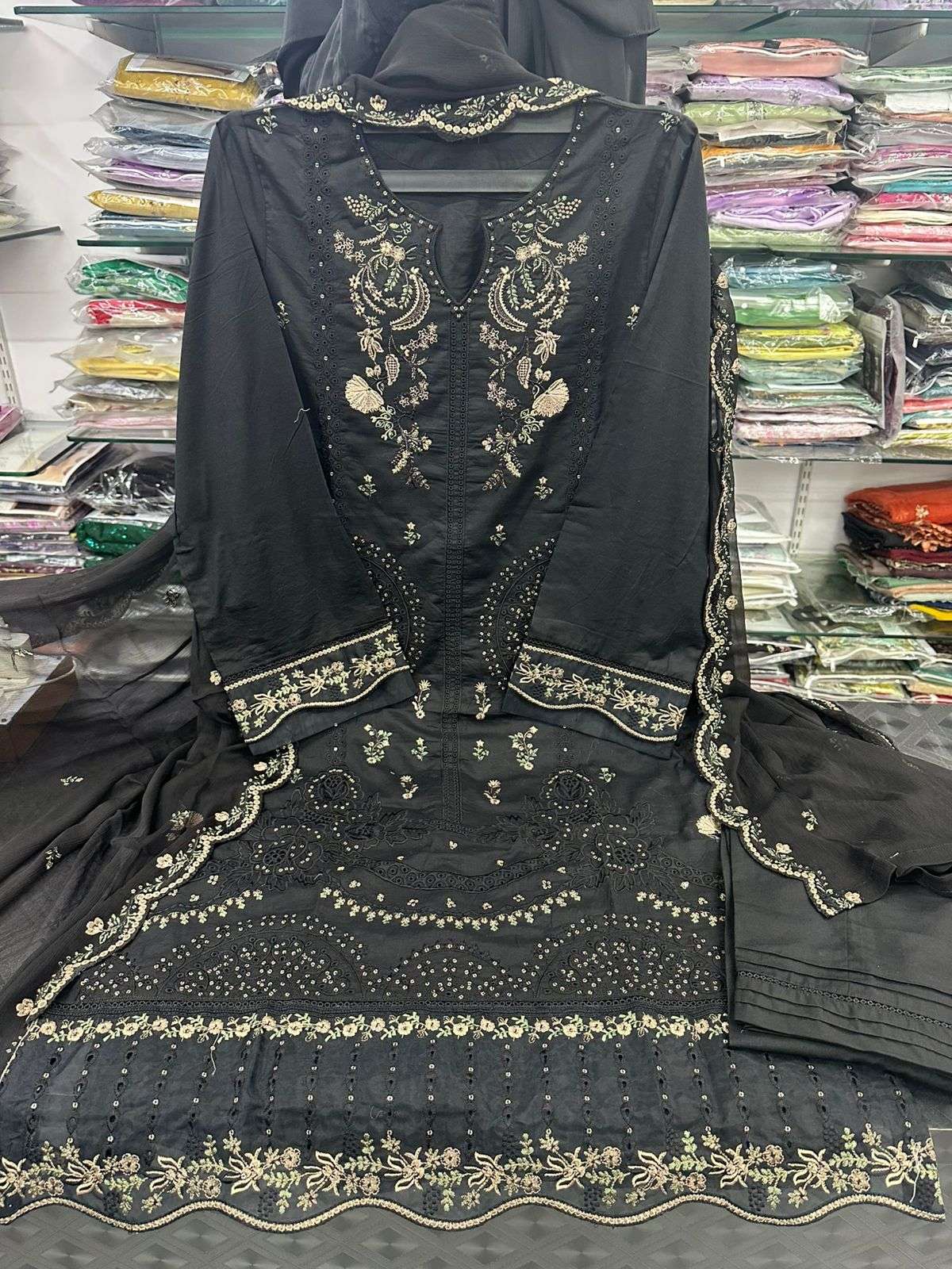 RTW Luxe Pret Lawn by Tawakkal-15