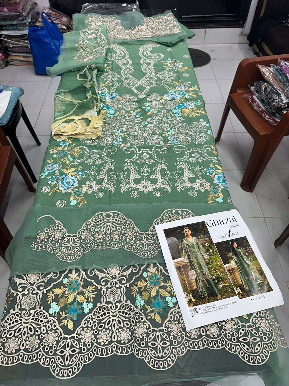 GHAZAL LUXURY LAWN VOL 6 BY RAMSHA-05
