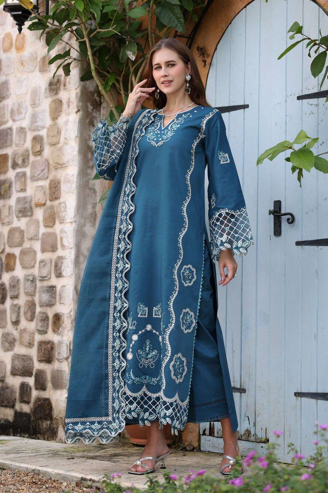 Luxury Embroidered Lawn Unstitch 2026 by Raaya-01