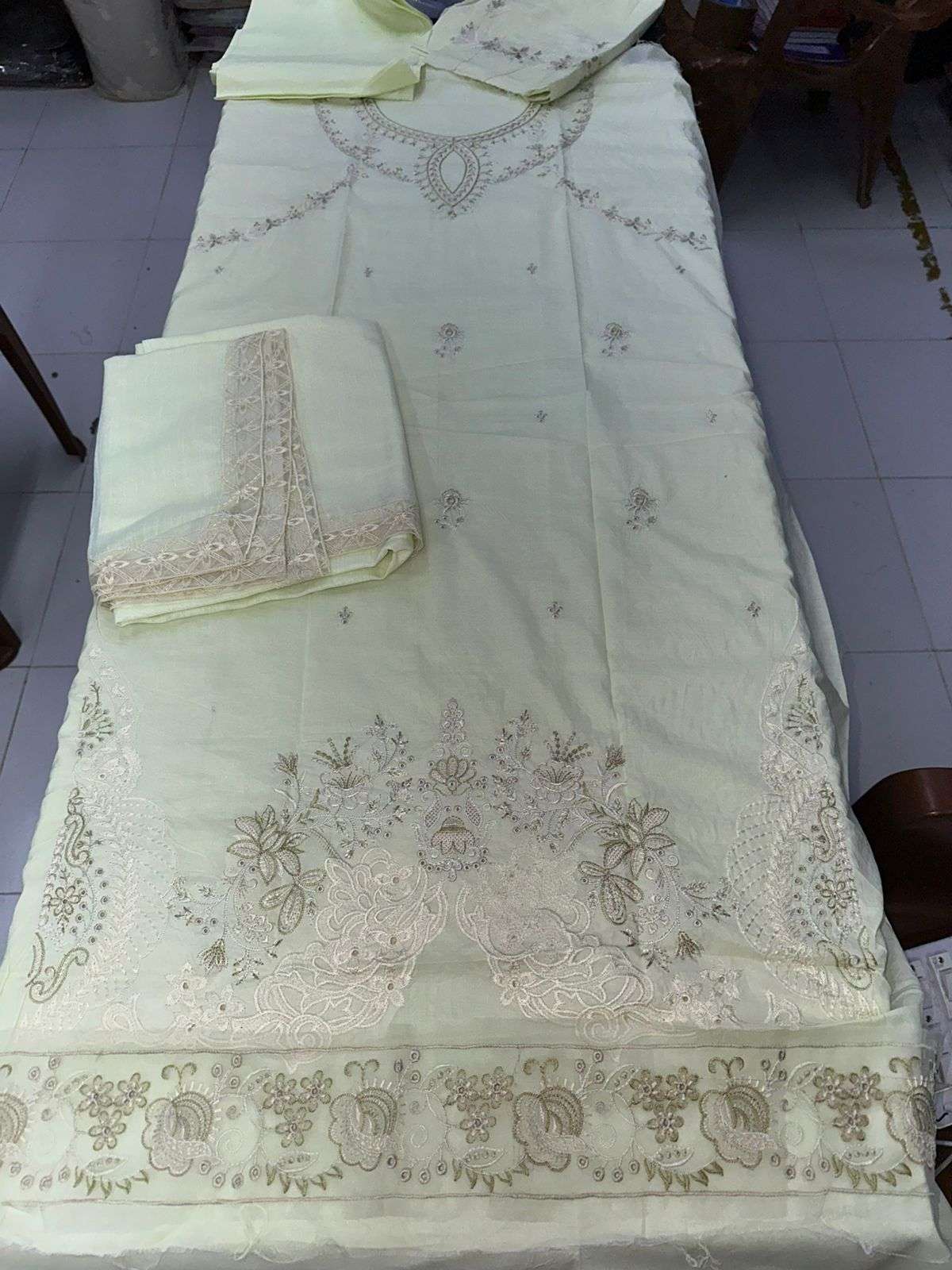 Luxury Embroidered Lawn Unstitch 2026 by Raaya-16