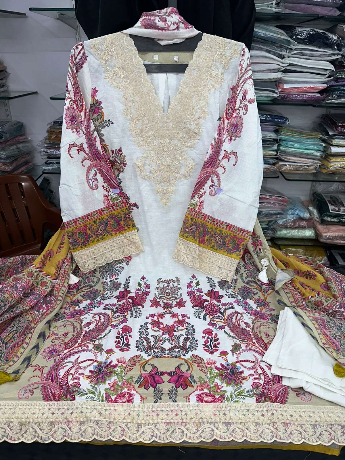 RTW LAWN PRET OPEN & MODEL PICS BY KHAADI - 08