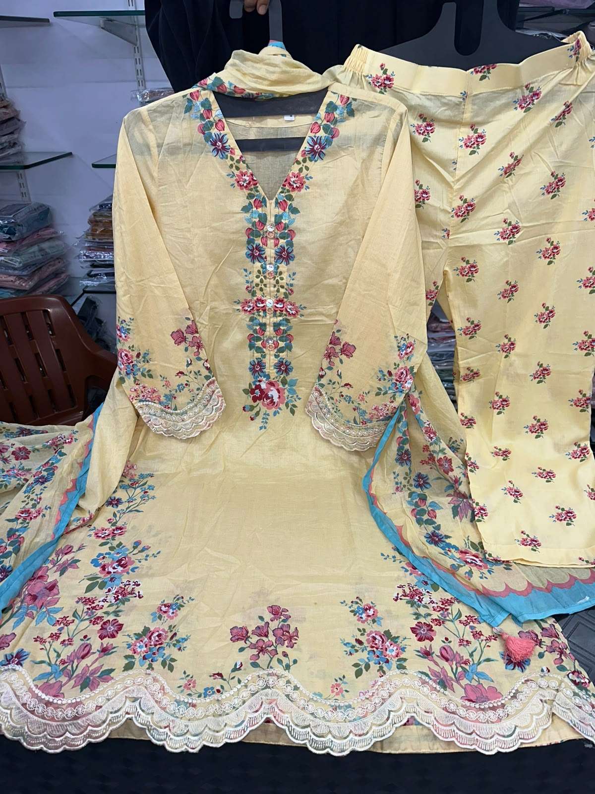 RTW LAWN PRET OPEN & MODEL PICS BY KHAADI - 24