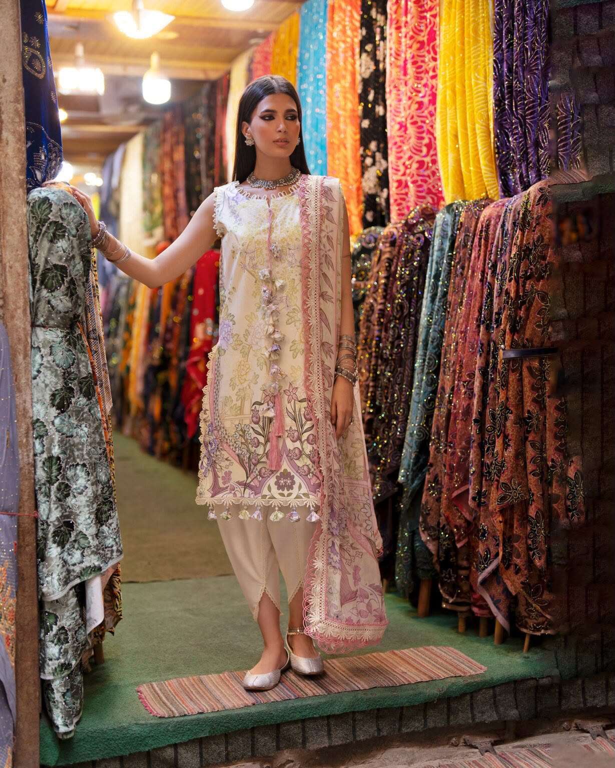 URBANE CHIFFON LAWN COLLECTION VOL - 02 OPEN & MODEL PICS BY JADE - 08