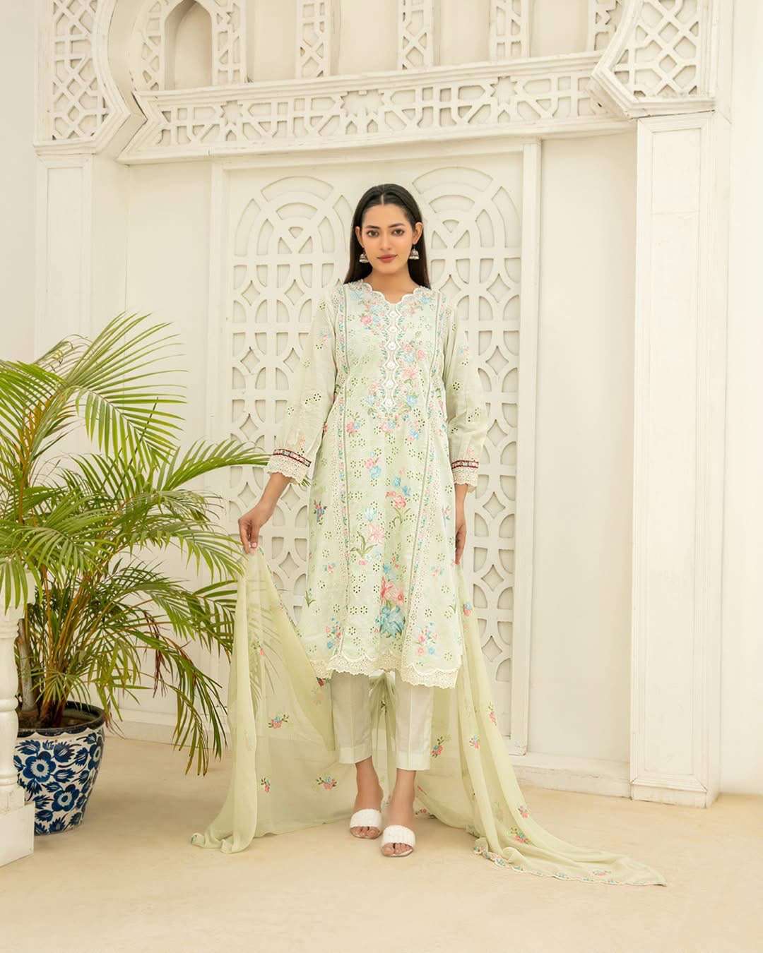 ELSION LAWN MODEL PIC BY TAWAKKAL - 06