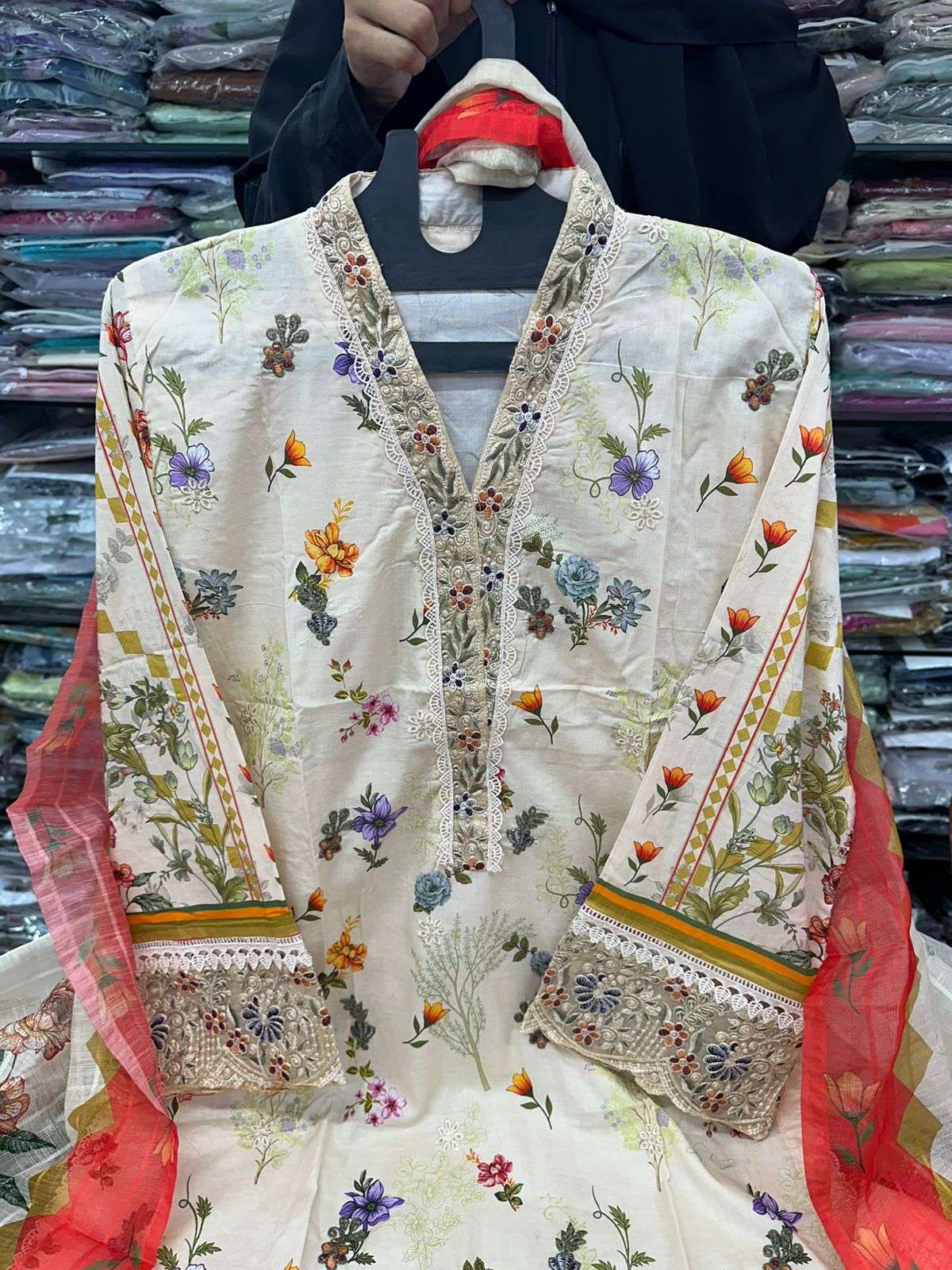 MUNIRA DESIGNERS LAWN BY RTW-07